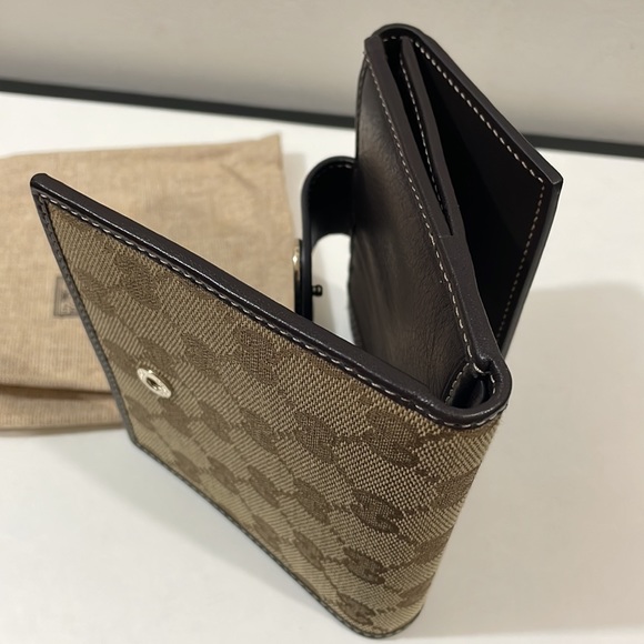 SOLD❤️AUTHENTIC GUCCI MONOGRAM Heart Logo Bifold Wallet❤️ - Picture 11 of 16